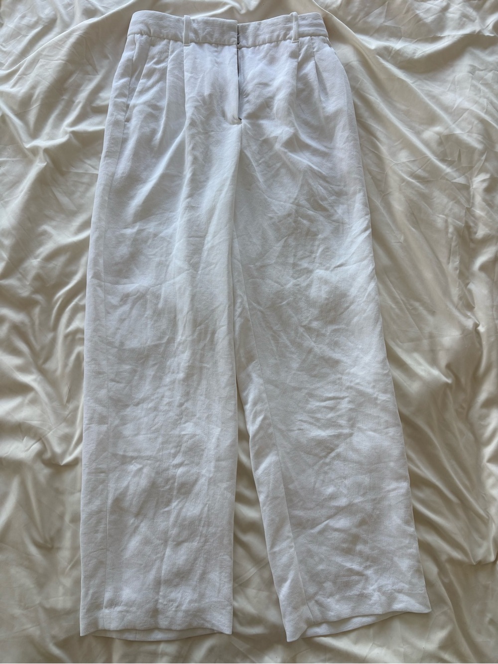 Aritzia White Crepette Effortless Pants
